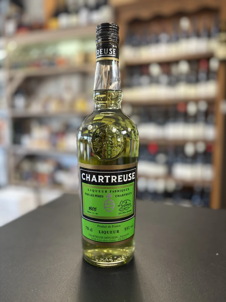 Bouteille de liqueur Chartreuse verte 55 % vol., format 70 cl, fabriquée en France par les Pères Chartreux